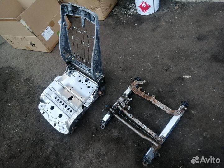 Каркас переднего левого сидения Toyota Celsior