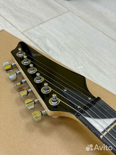 Новая электро гитара