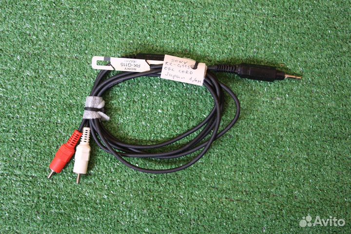 Sony MiniJack-2RCA Mono, Japan