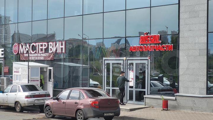 Помещение у ТЦ Ультра, ул. Бакалинская, 950 кв.м