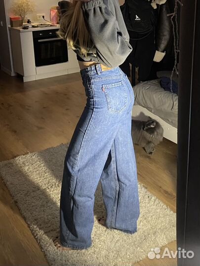 Джинсы широкие