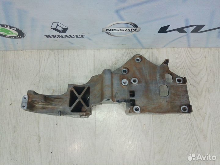 Кронштейн площадка крепление генератора Nissan pat