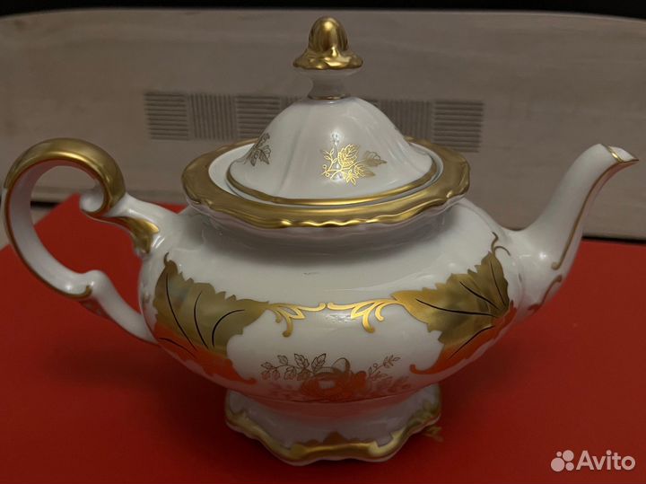 Чайный сервиз и столовый сервиз