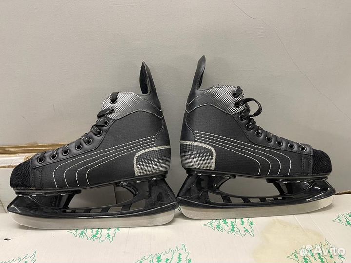 Коньки хоккейные