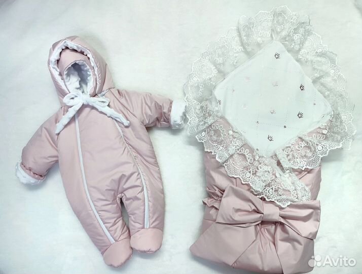 Комплект на выписку для девочки