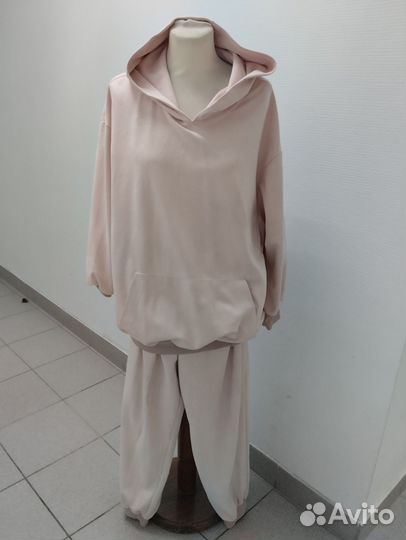 Спортивный костюм женский