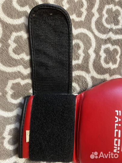 Боксерские перчатки