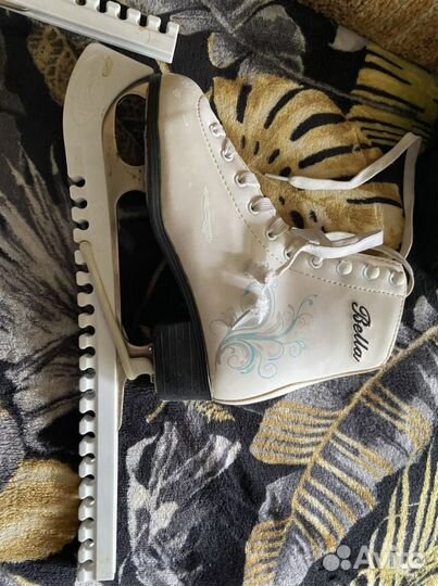 Коньки детские,на девочку