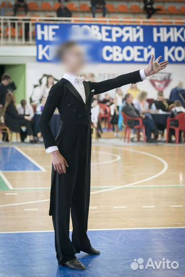 Фрак для бальных танцев