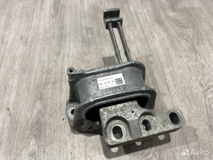 Опора двигателя правая Skoda Octavia A7 CWV 2019