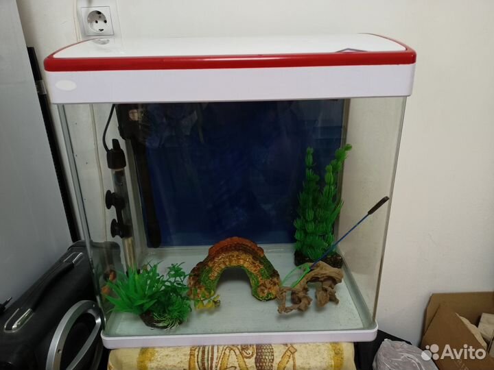 Аквариум с фильтром, компрессором и светом