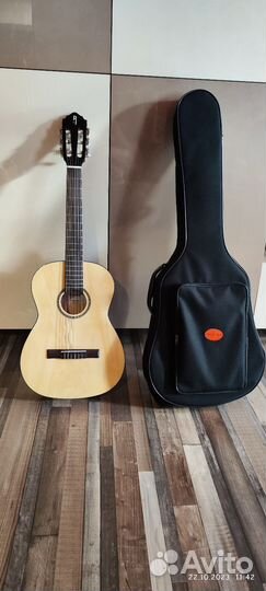 Акустическая гитара