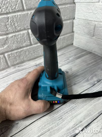 Шуруповерт makita 18v