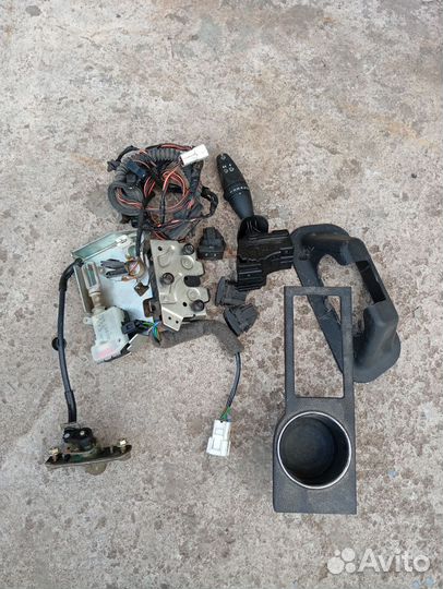 Под рулевой переключатель