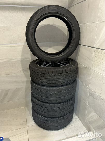 Bridgestone Blizzak VRX 245/45 R19 98S