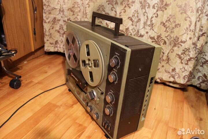 Катушечный стереомагнитофон Сатурн 202С-2