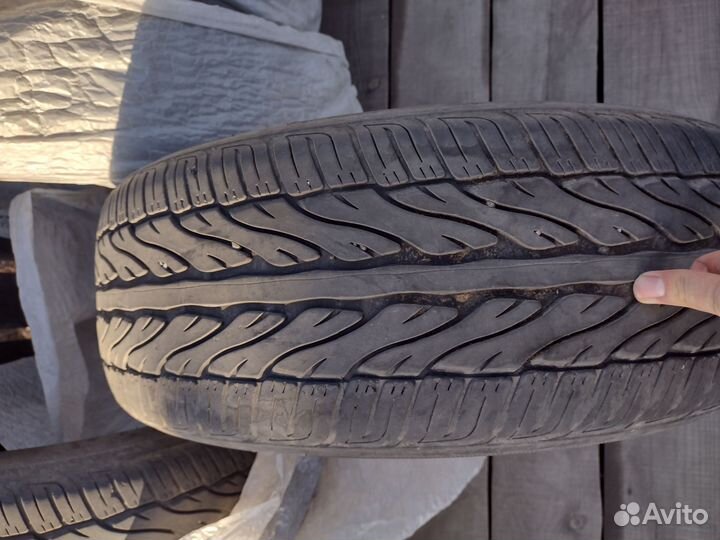 Zeta Azura 215/60 R17