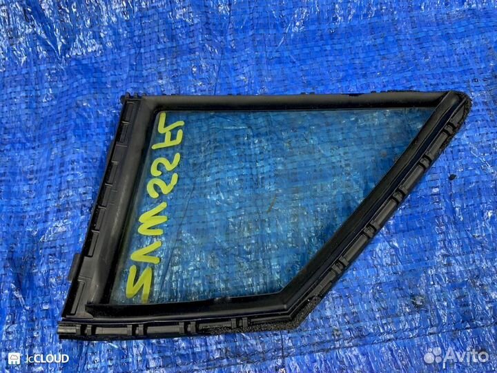 Стекло двери на toyota prius ZVW55 2zrfxe