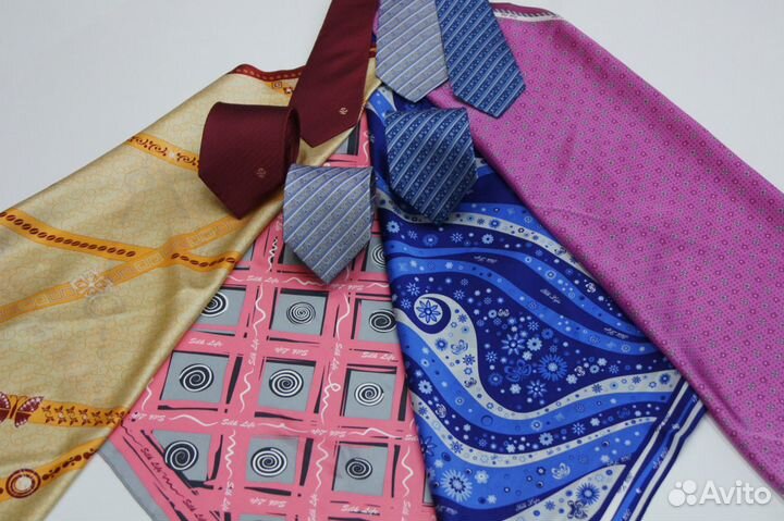 Галстук мужской шелковый, в деревянной коробке