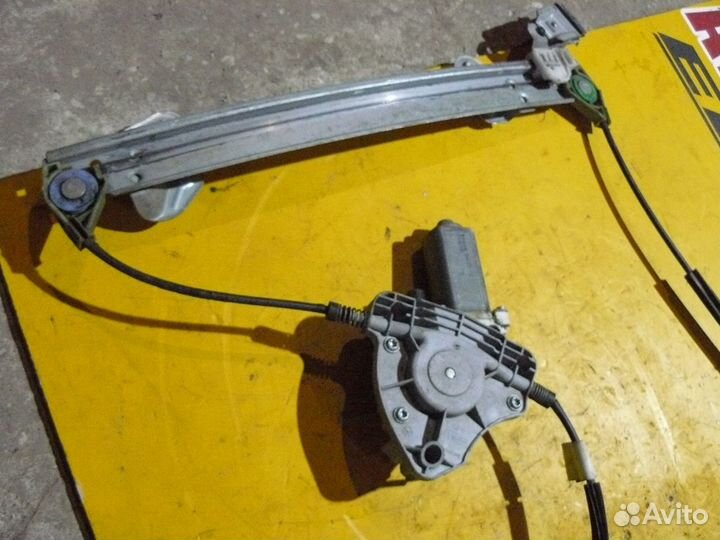 Стеклоподъемник передний левый LADA Granta 2012г