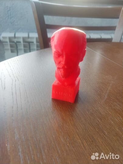 Бюст Ленина