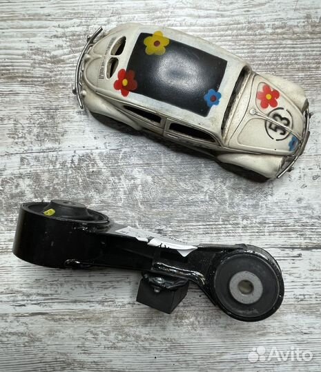 Подушка двигателя Toyota