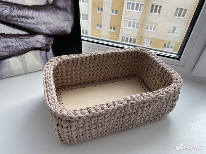 Вязаная корзина