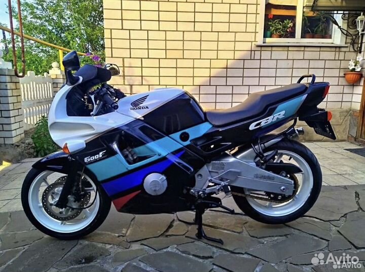 Honda cbr600f2