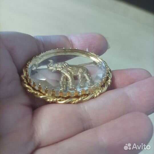 Винтажная крупная брошь Люцит США