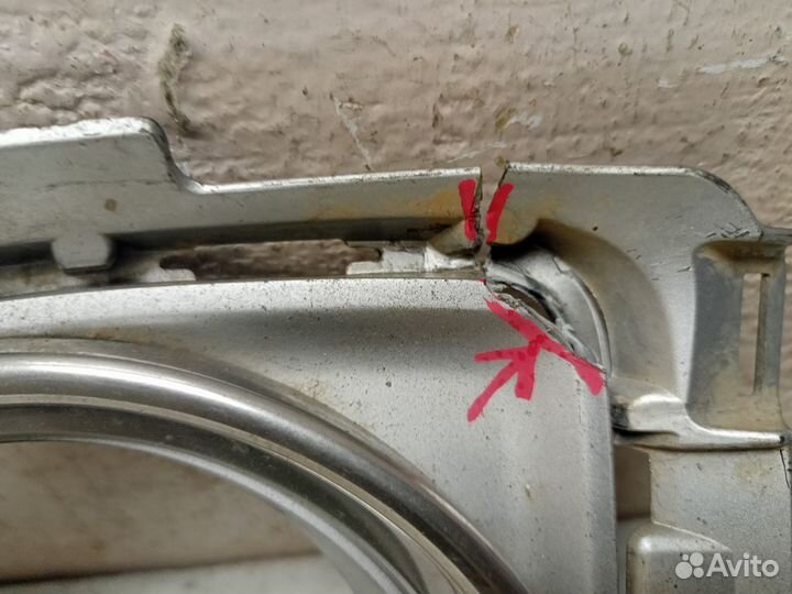 Накладка противотуманной фары левой