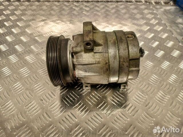 Компрессор кондиционера Renault Megane 7700103536