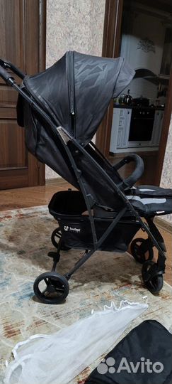 Детская прогулочная коляска