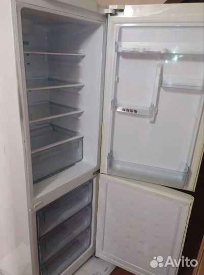 Холодильник Samsung No Frost