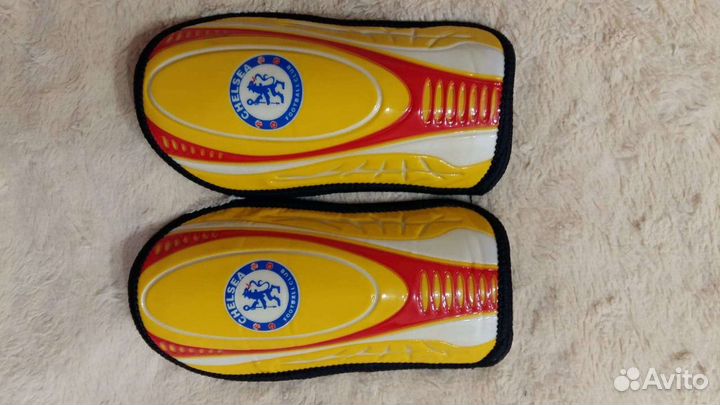 Футбольные щитки