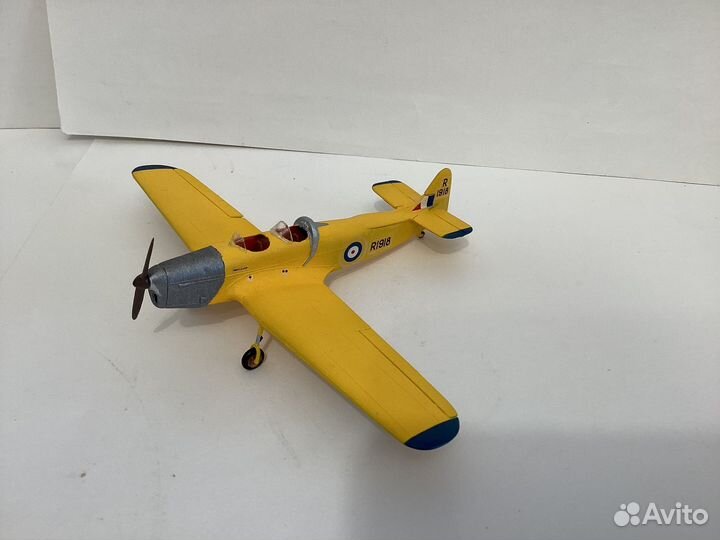 Модель самолета Майлс М14