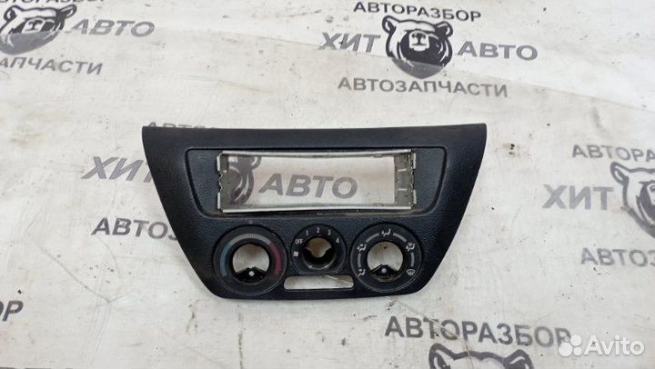 Накладка блока управления печки Mitsubishi Lancer