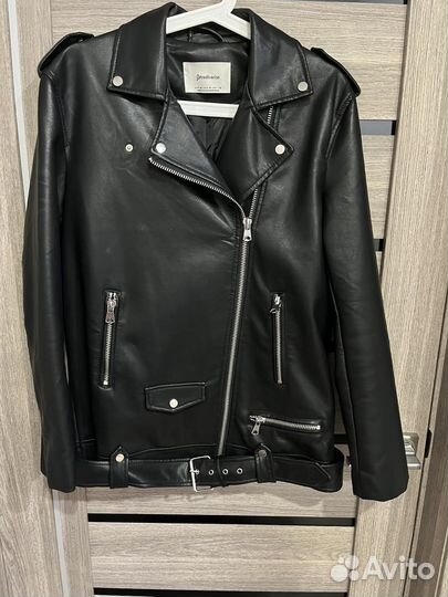 Кожаная косуха Stradivarius