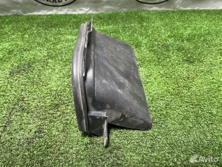 Воздухозаборник передний правый Toyota Land