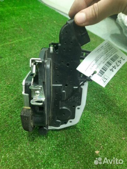 Замок двери задний левый Nissan Teana J32 VQ25DE