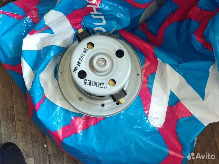 Двигатель для пылесоса рабочий