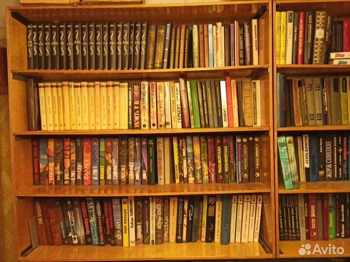 Книги фантастика, детективы, приключения