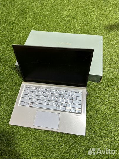 Asus ZenBook 14 / i7 - 10510U /16 Гб /SSD 512 Гб