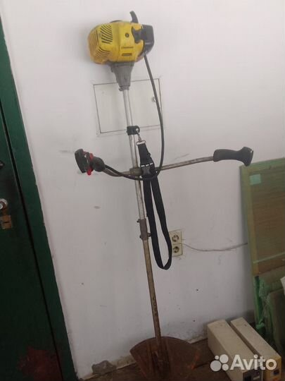 Триммер бензиновый Champion T333-2