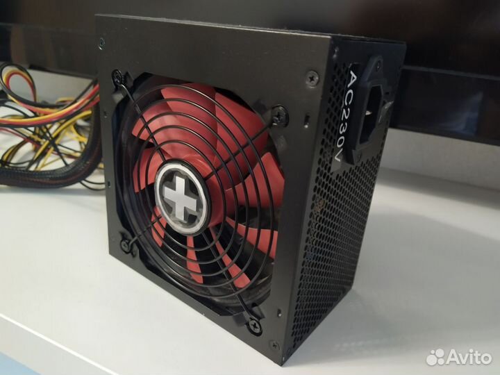 Блок питания на 550W. Xilence XP550R10