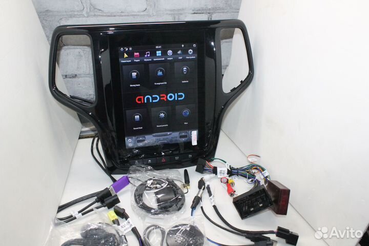 Штатная магнитола Jeep Grand Cherokee