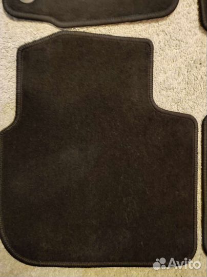 Автомобильные коврики текстильные