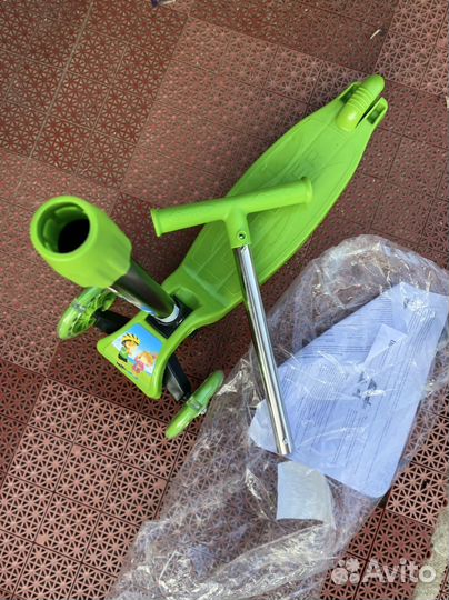 Самокат детский трехколесный новый