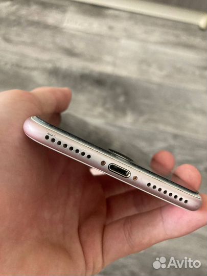 Телефон iPhone 7 Plus