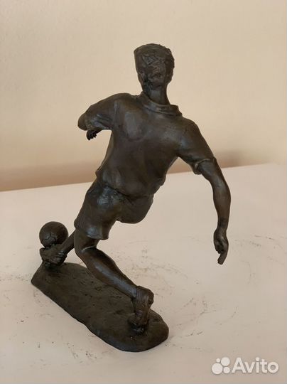 Бронзовая статуэтка 