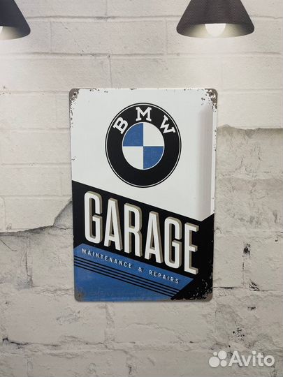 Декор на стену BMW Garage